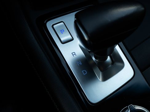 Used 2021 Genesis G70 2.0T image 29