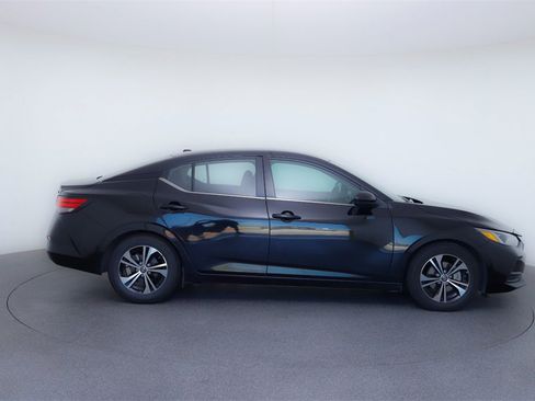Used 2023 Nissan Sentra SV image 9