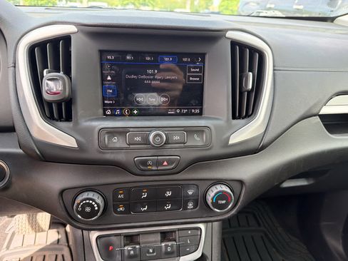 Used 2024 GMC Terrain SLE FWD image 14