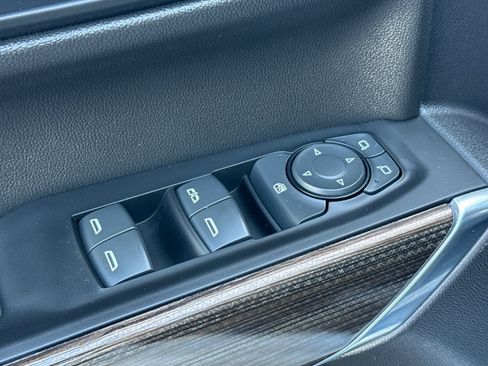 Used 2022 Chevrolet Silverado 1500 LT image 13