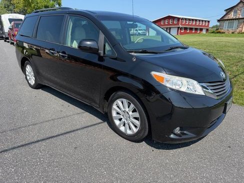 Used 2014 Toyota Sienna XLE w/ Entertainment Package AWD/4WD image 8