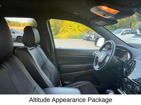 Used 2021 Jeep Grand Cherokee Laredo X AWD/4WD image 15