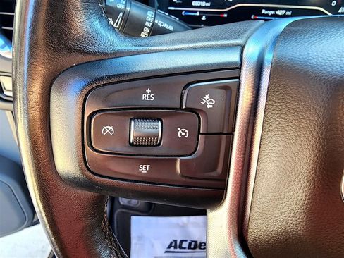 Used 2023 GMC Yukon XL SLT image 23