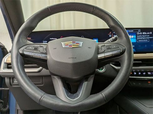 Certified 2025 Cadillac XT4 Premium Luxury image 10