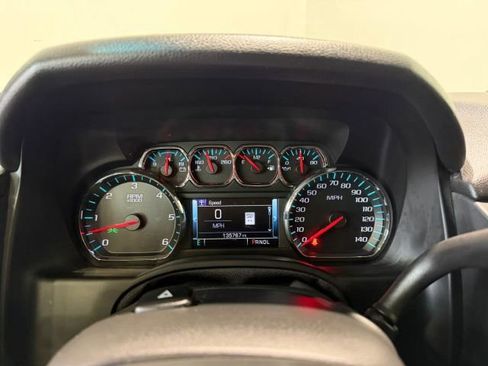 Used 2018 Chevrolet Suburban Premier image 17