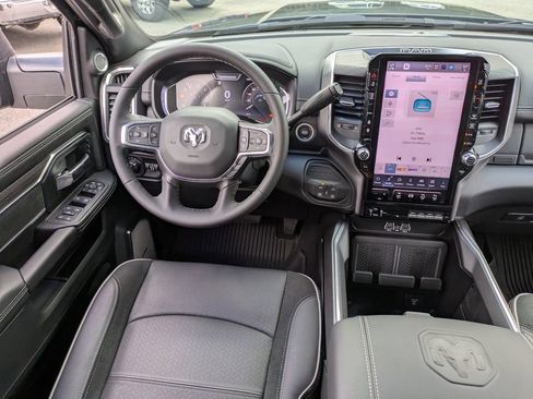 New 2026 RAM 2500 Laramie AWD/4WD image 19
