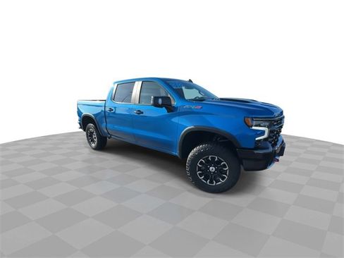 Used 2022 Chevrolet Silverado 1500 ZR2 image 2