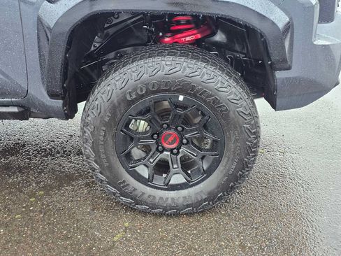 Used 2025 Toyota Tacoma TRD Pro AWD/4WD image 4