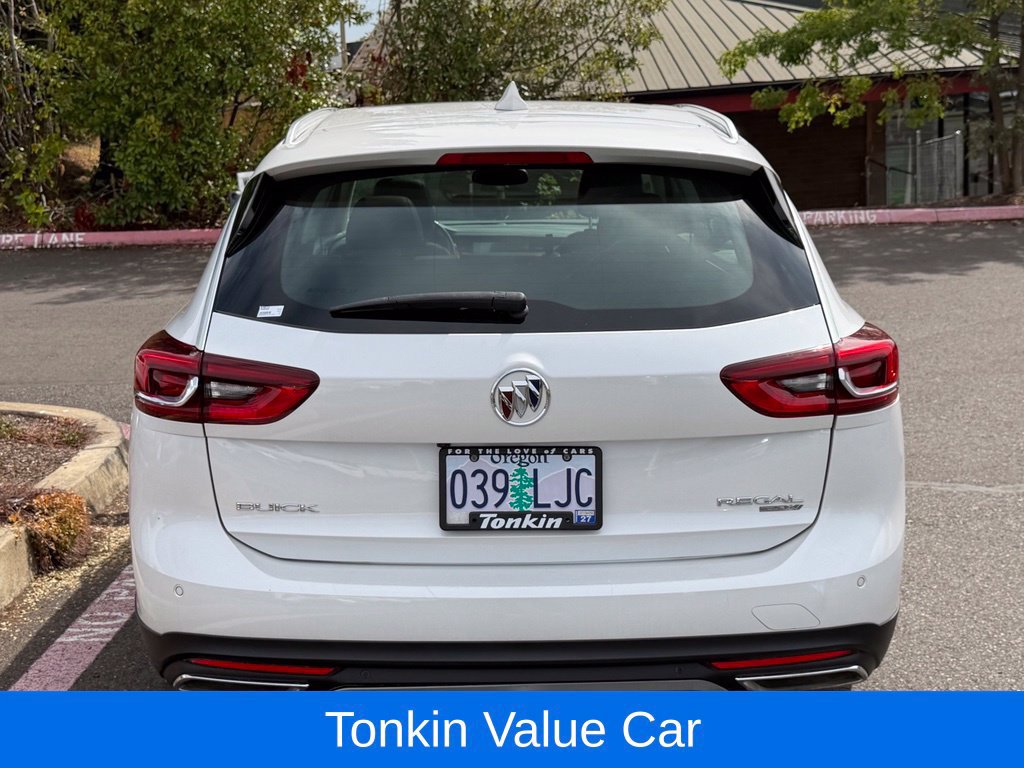 Used 2018 Buick Regal Essence w/ Driver Confidence Package #1 AWD/4WD image 6