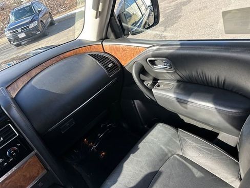 Used 2024 Nissan Armada SL image 20