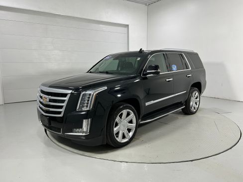 Used 2016 Cadillac Escalade Luxury image 17