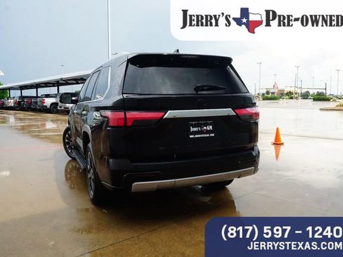 Used 2024 Toyota Sequoia Limited w/ Tow Technology Package RWD image 4