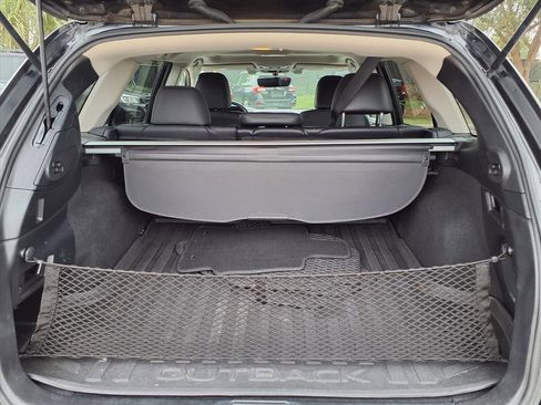 Used 2017 Subaru Outback 3.6R Limited image 25
