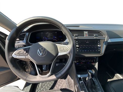 Used 2023 Volkswagen Tiguan SE image 31