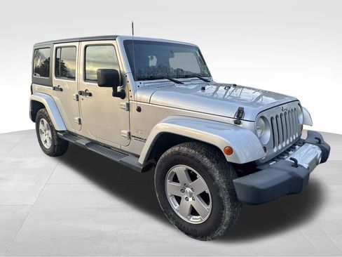 Used 2012 Jeep Wrangler Unlimited Sahara image 8