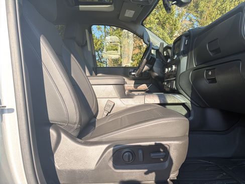 Used 2022 GMC Sierra 2500 Denali w/ Denali Ultimate Package image 33