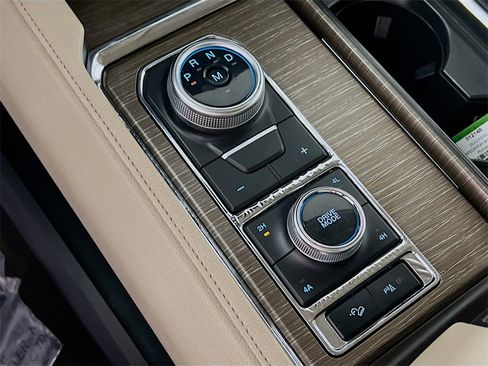 Used 2023 Ford Expedition Max Limited image 16