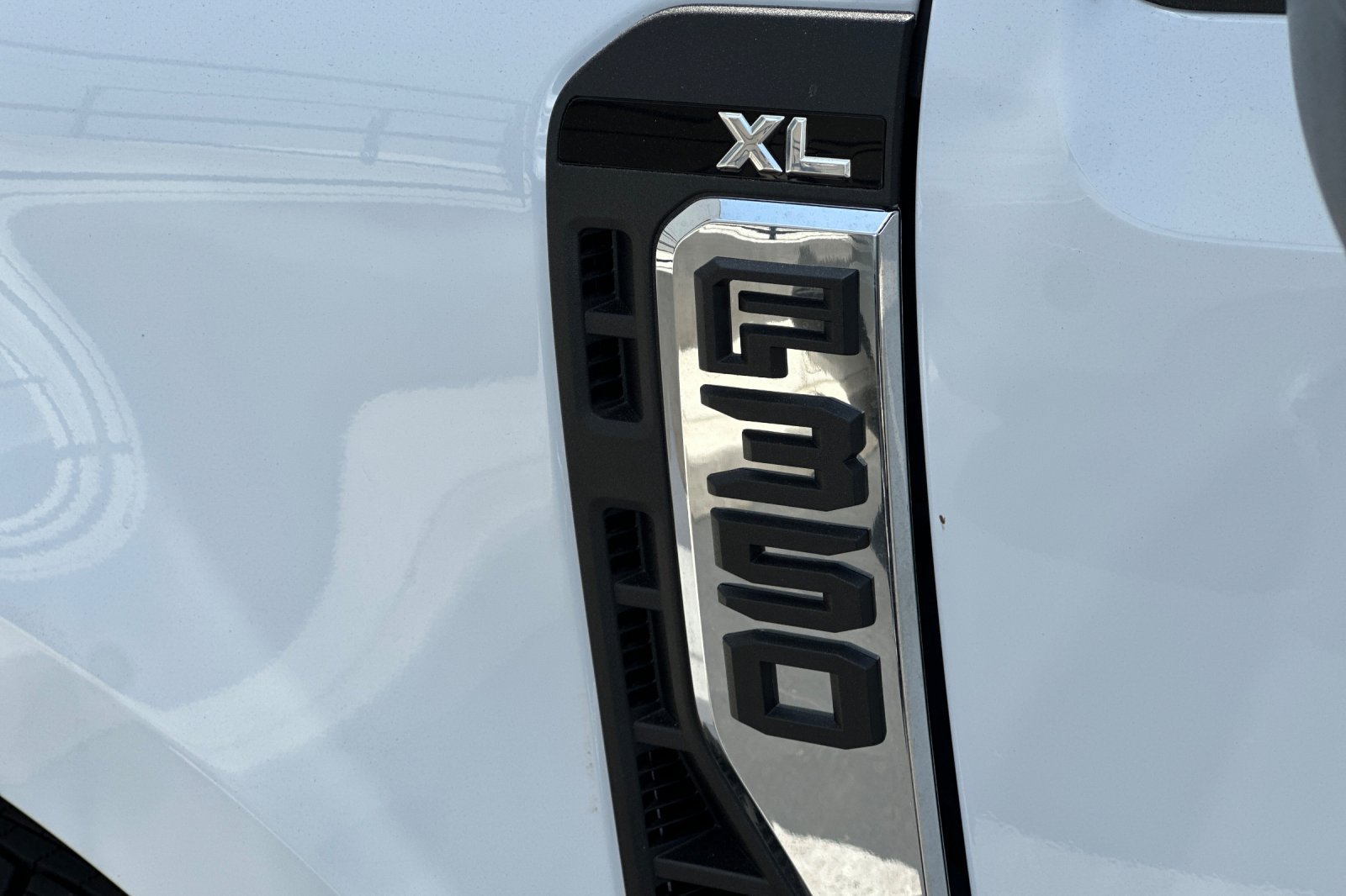 New 2026 Ford F350 XL w/ XL Chrome Package RWD image 24