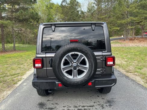 Used 2021 Jeep Wrangler Unlimited Sahara image 6
