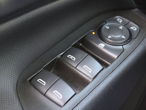 Used 2023 Chevrolet Equinox RS w/ RS Leather Package image 28