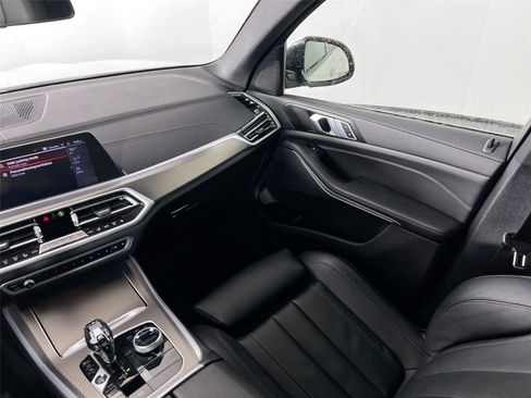 Used 2022 BMW X5 xDrive40i w/ M Sport Package image 20