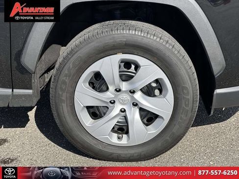 Used 2024 Toyota RAV4 LE AWD/4WD image 11