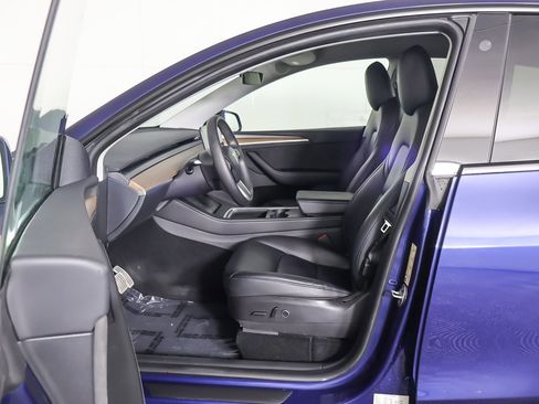 Used 2023 Tesla Model Y Performance image 29