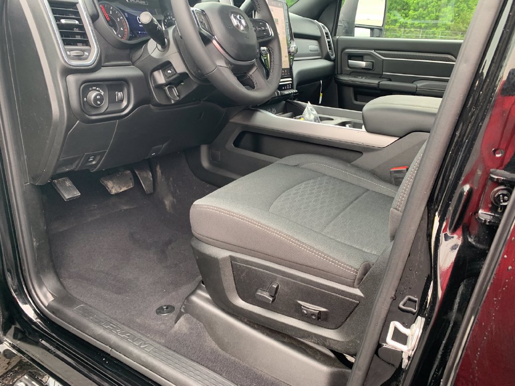 Used 2025 RAM 2500 Big Horn RWD image 15