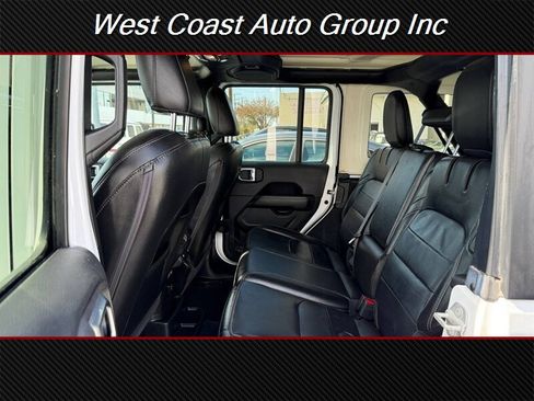 Used 2023 Jeep Wrangler Unlimited Sahara image 13