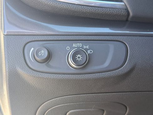 Used 2018 Buick Encore Preferred FWD image 21