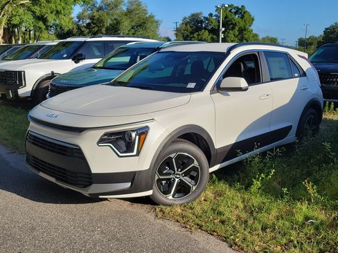 New 2026 Kia Niro LX FWD image 1