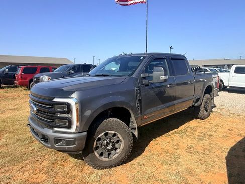 Used 2025 Ford F250 Platinum w/ Tremor Off-Road Package AWD/4WD image 6