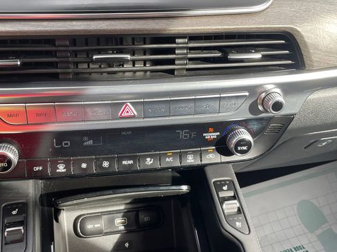 Used 2022 Kia Telluride EX w/ EX Premium Package image 24