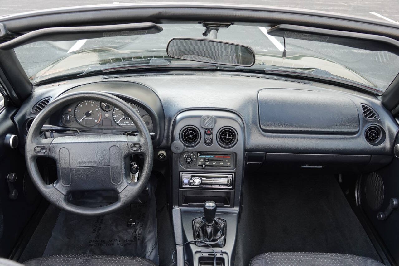 Used 1996 MAZDA MX-5 Miata RWD image 71