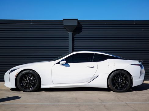 Used 2018 Lexus LC 500 Coupe image 2