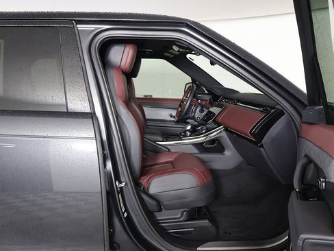 Used 2023 Land Rover Range Rover Sport SE Dynamic image 32