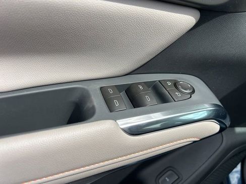 New 2026 Chevrolet Traverse LT image 13