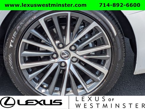 Used 2025 Lexus ES 300h w/ Premium Package FWD image 13