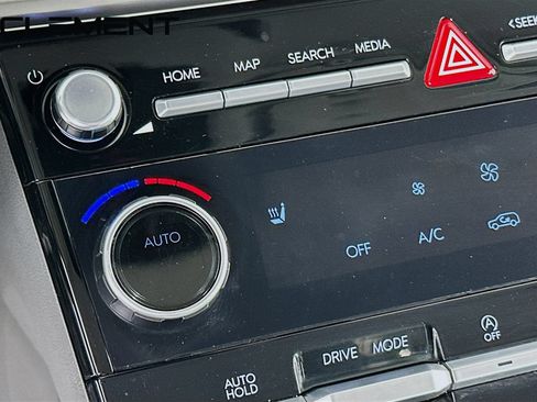 Certified 2025 Hyundai Santa Fe SEL FWD image 23