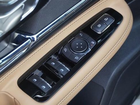 Used 2020 Lincoln Corsair Reserve w/ Equipment Group 201A image 20