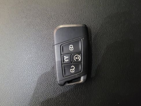 Used 2020 Volkswagen Atlas Cross Sport SEL AWD/4WD image 32