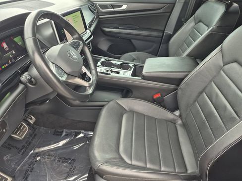 Used 2024 Volkswagen Atlas Cross Sport SEL R-Line AWD/4WD image 11