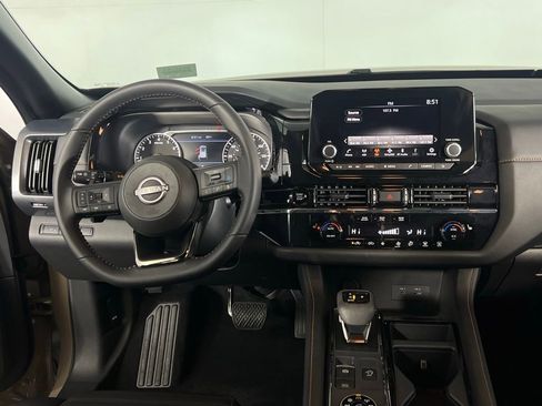 Used 2025 Nissan Pathfinder Rock Creek image 14