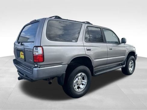 Used 2001 Toyota 4Runner SR5 image 7
