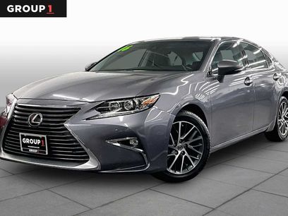 Used 2016 Lexus ES 350 w/ Navigation System Package