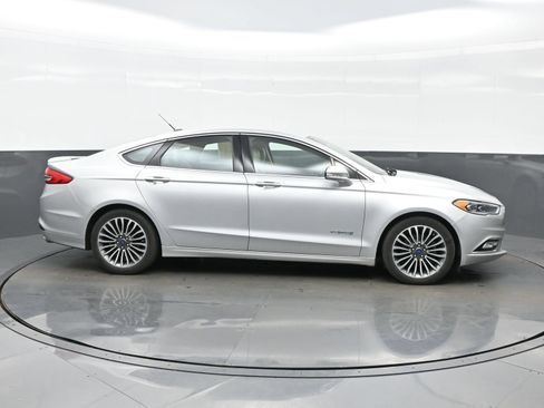 Used 2018 Ford Fusion Titanium FWD image 7