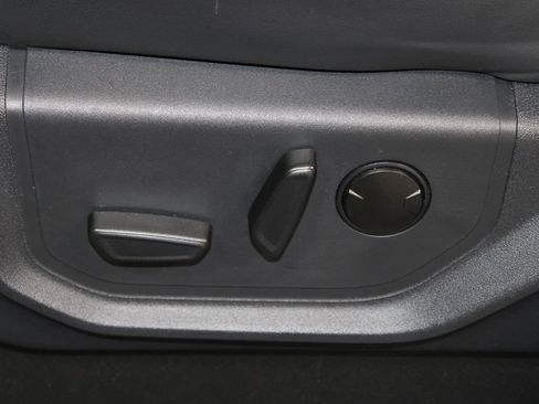 Used 2024 Ford Expedition Max XLT image 17