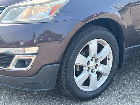 Used 2016 Chevrolet Traverse LT w/ Style and Technology Package image 8