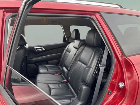 Used 2015 Nissan Pathfinder SL w/ SL Tech Package image 27