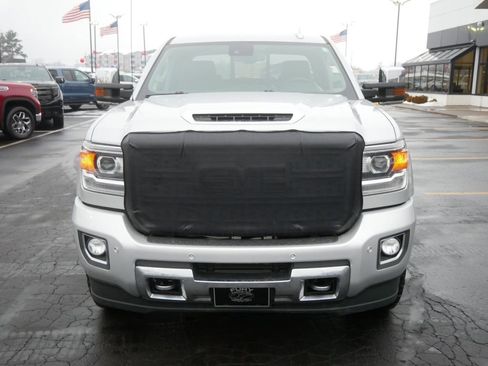 Used 2019 GMC Sierra 2500 Denali w/ Duramax Plus Package image 3